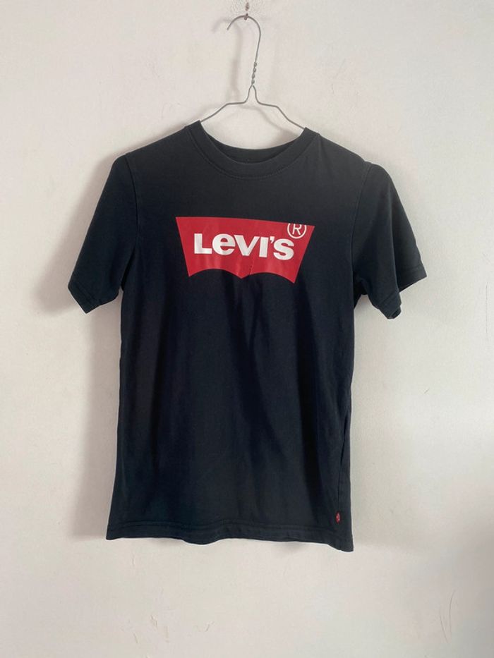 T-shirt levis