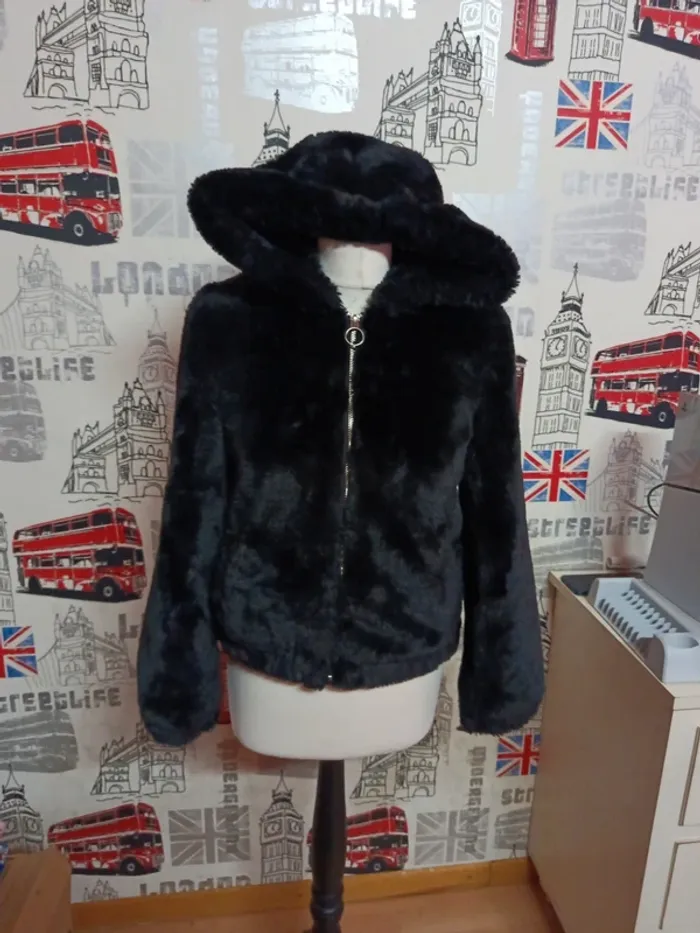 Manteau en fausse fourrure - photo numéro 2