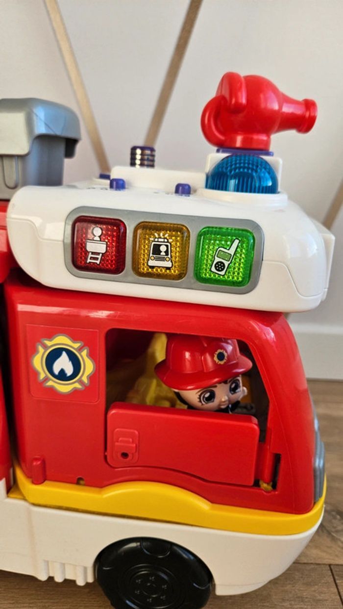 Camion caserne de pompiers, Vtech musical - photo numéro 3