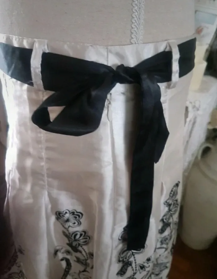 Magnifique jupe creme/noire Only T 40 Neuve - photo numéro 2