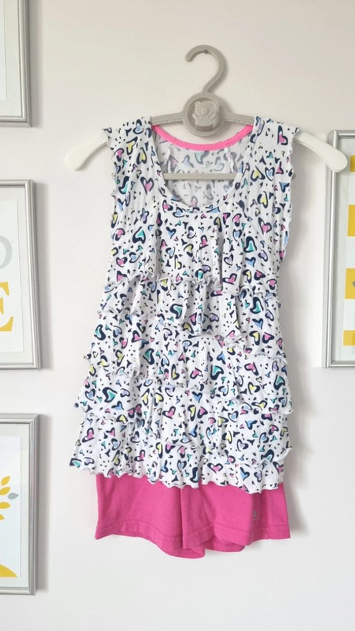 Lot tunique coeur C&A taille 98 et short domyos 98-104 =4ans
