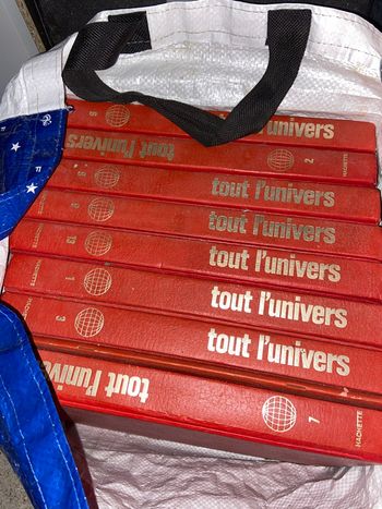 Lot encyclopédie tout l’univers