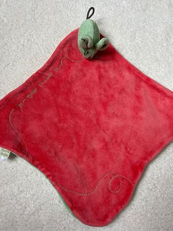 Doudou plat rouge et vert souris DPAM