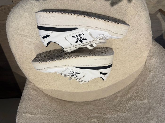 Baskets ADIDAS - photo numéro 3
