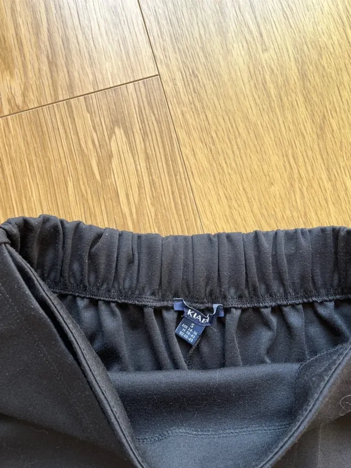 Jupe noire taille S - photo numéro 3