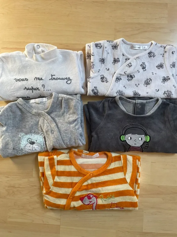 Lot 5 pyjamas