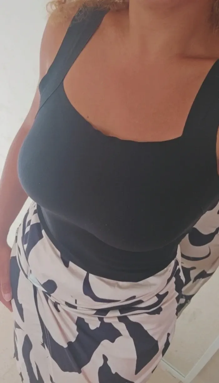 Débardeur avec brassière rembourrée intégrée noir - photo numéro 3