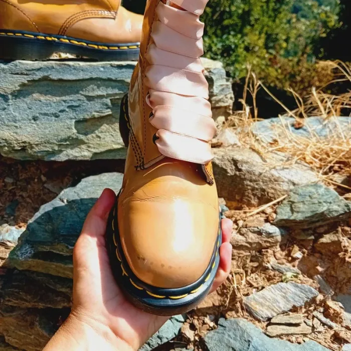 Dr. Martens vintage Made in England vernis beige uk5 38 - photo numéro 3