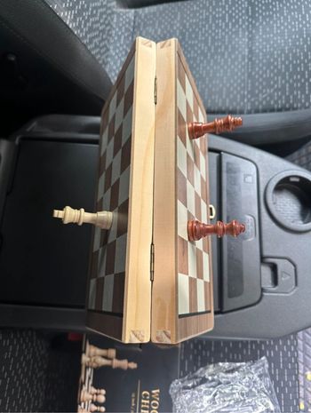 Jeu d’échecs magnétique en bois – 29 × 29 cm