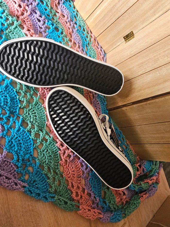 Baskets Mickey, disney neuves étiquettées, taille 39 - photo numéro 5