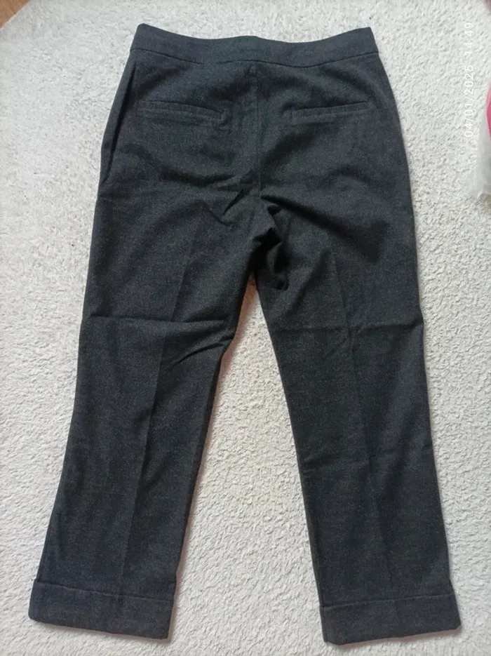 Pantalon gris anthracite 3/4 taille 36 - photo numéro 2