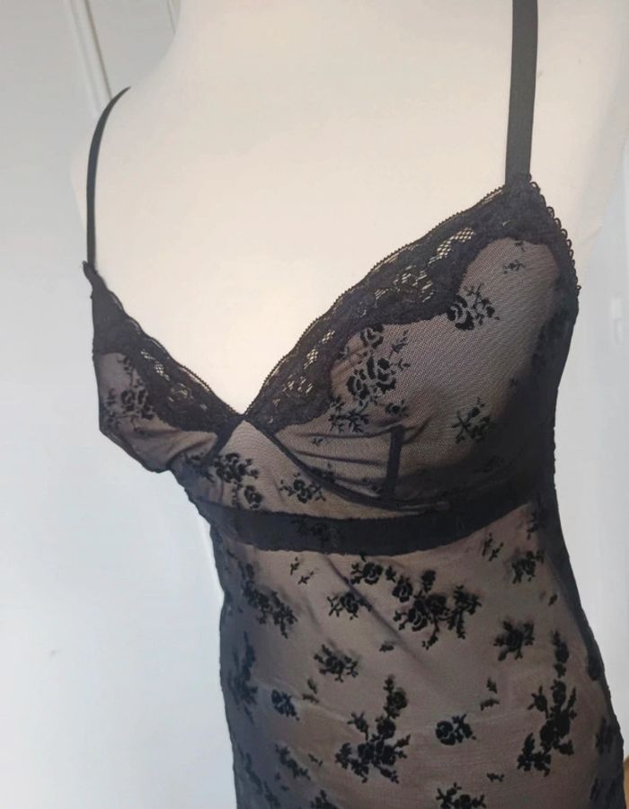 robe lingerie nuisette dentelle transparente Noir fleuri taille m 38 - photo numéro 4