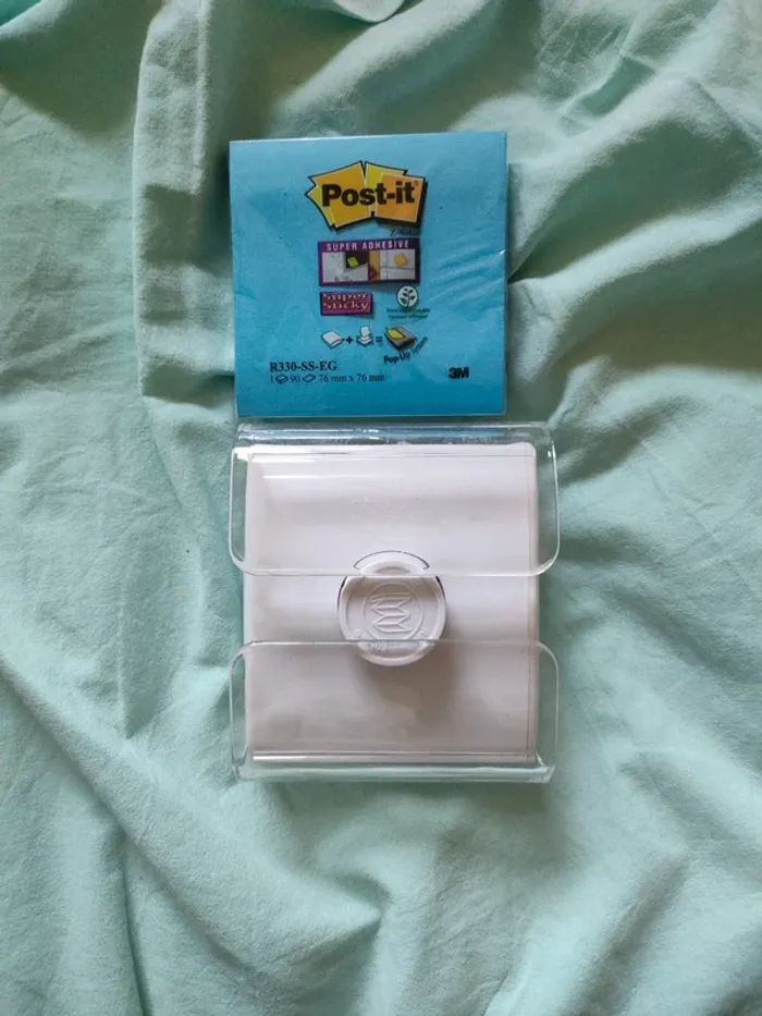 Distributeur post it
