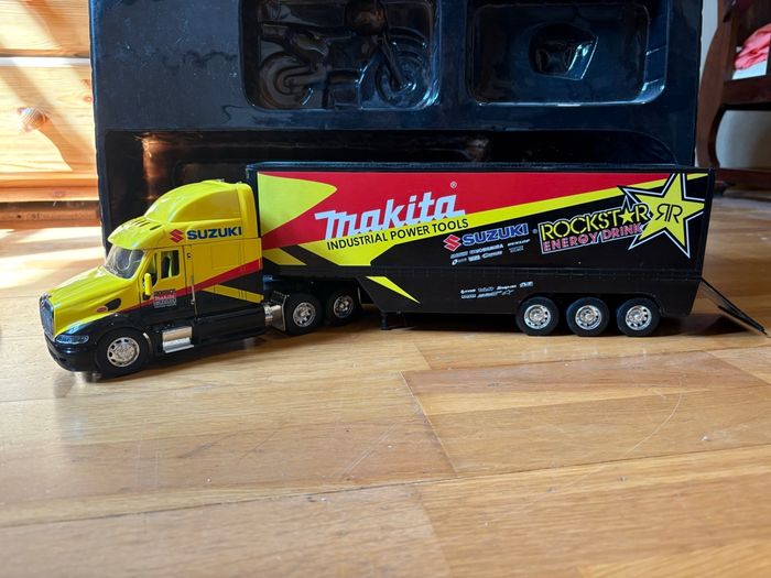 Lot camion et moto Suzuki new ray - photo numéro 2