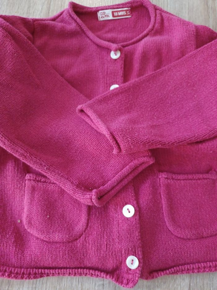 Gilet bordeaux 18 mois - photo numéro 4