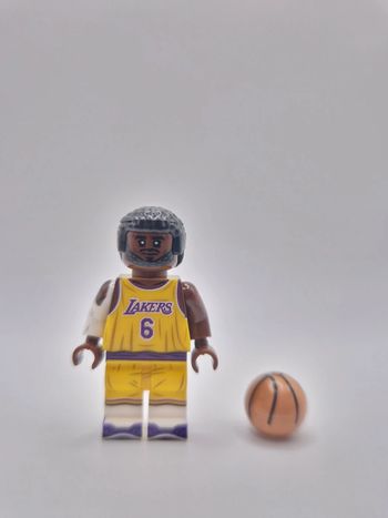 Figurine type lego Joueur de Basket LeBron James
