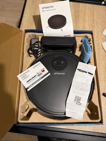 Aspirateur robot Ambiano + doudou pingouin