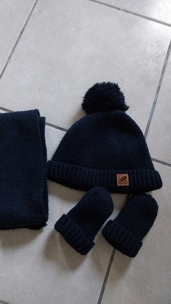 Ensemble bonnet écharpe moufles bébé garçon neuf