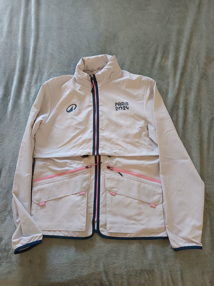 Veste coupe vent édition limitée JO - photo numéro 1