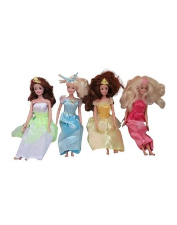 Lot de 4 poupées