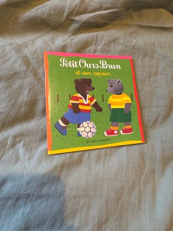 Petit ours brun et son copain 