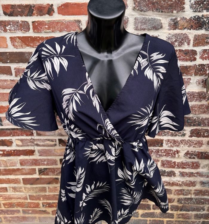🌿Robe cache-cœur à motif feuilles Taille 34 – Shein - photo numéro 2