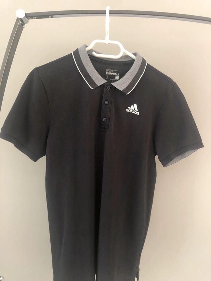 Polo adidas noir, taille S. Peu porté