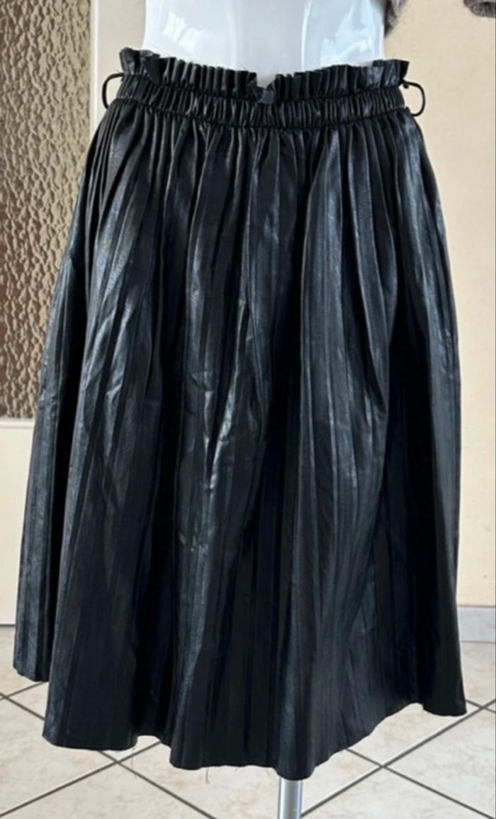 Neuve avec étiquette jupe effet cuir taille 38 Kalla Milano - photo numéro 3