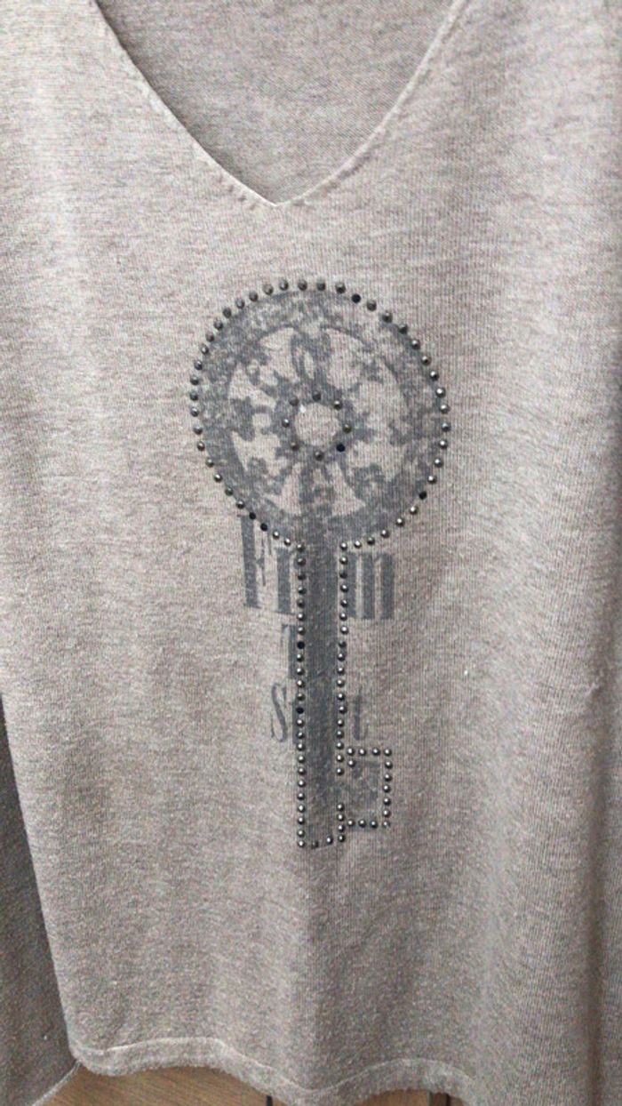 Pull col V taille S - photo numéro 3