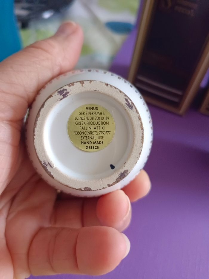 Lot d'anciens flacons de parfum Venus - photo numéro 5