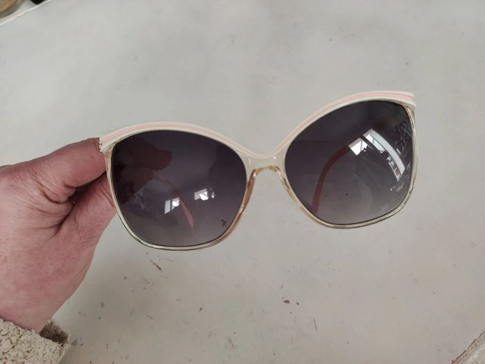 Lunettes de soleil inspiration 70's - photo numéro 13