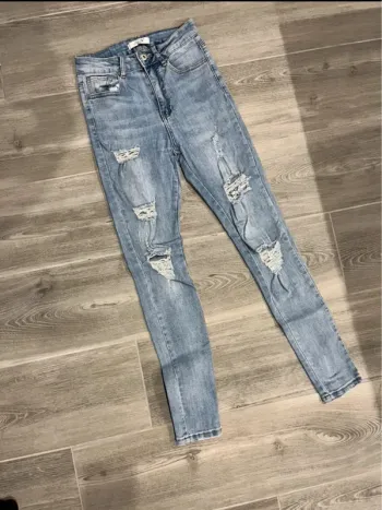 👖 jean bleu clair destroy taille 36 👖