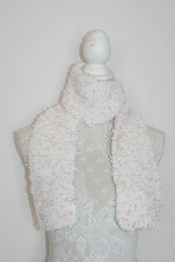 Echarpe fait main 128cm de long et 10cm de large