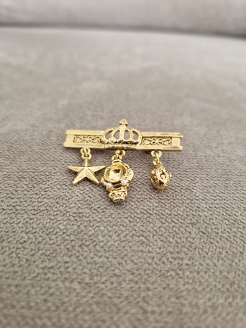 Broche vintage dorée décorative