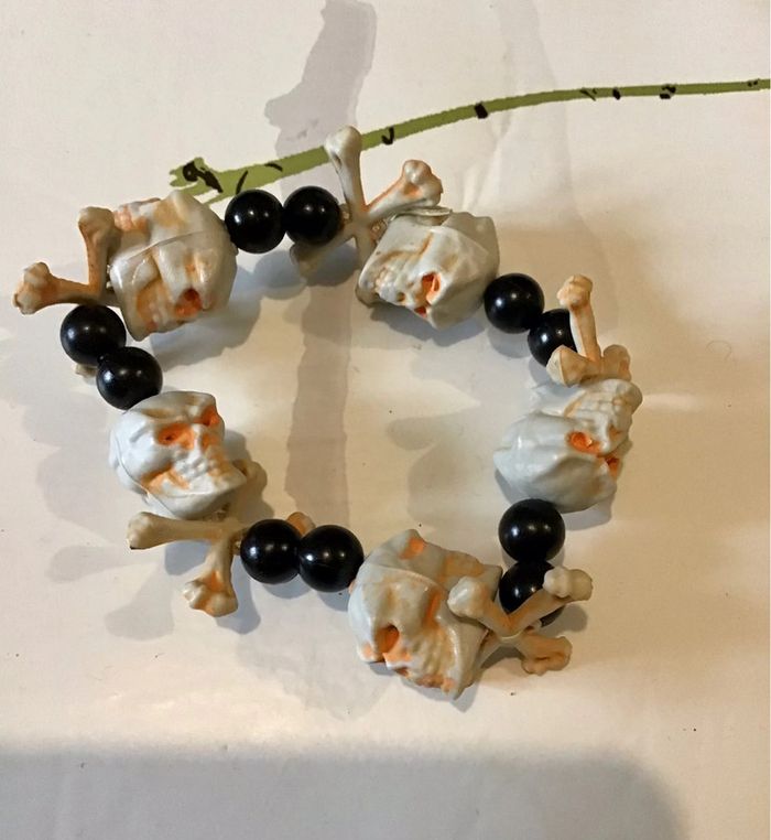 Bracelet tête de mort déguisement Halloween