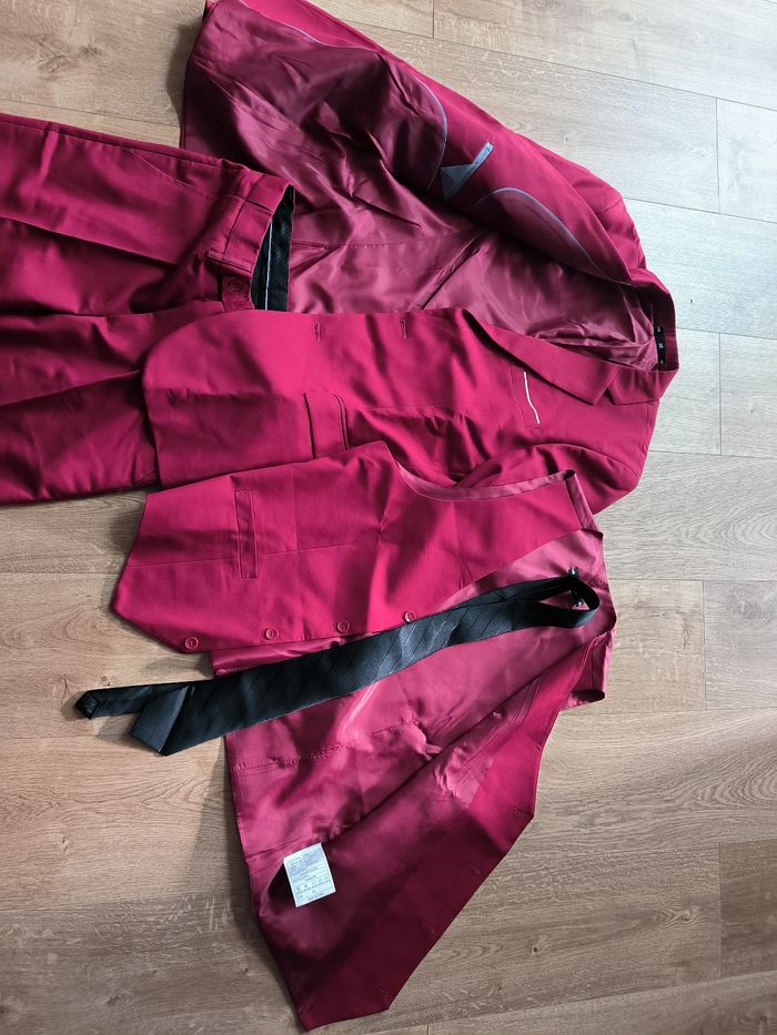 Costume bordeaux ado taille XS - photo numéro 2