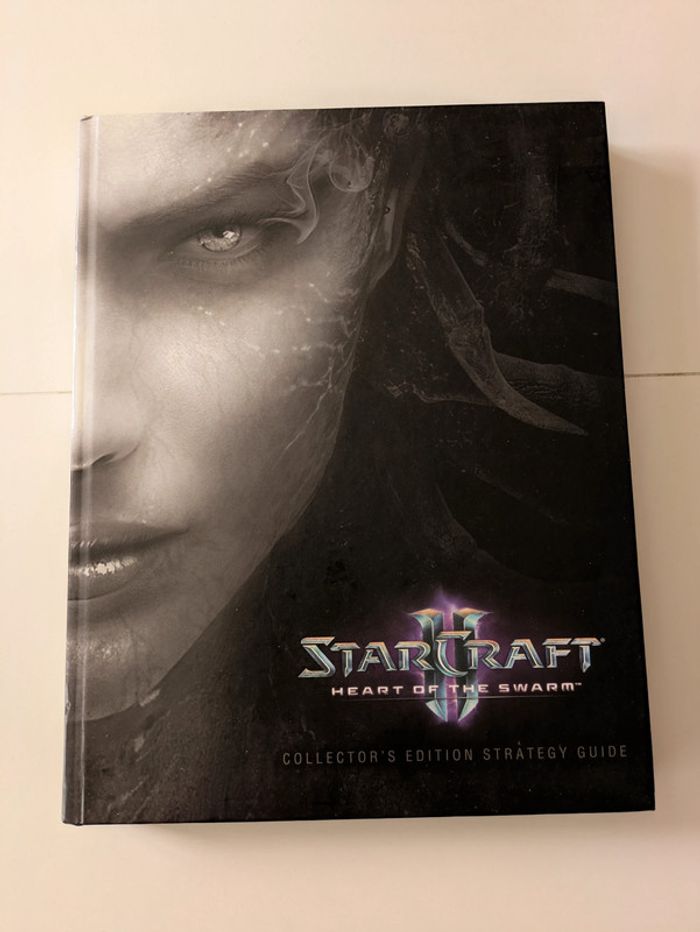 StarCraft II – Heart of the Swarm (Collector's Edition Strategy Guide) - photo numéro 2
