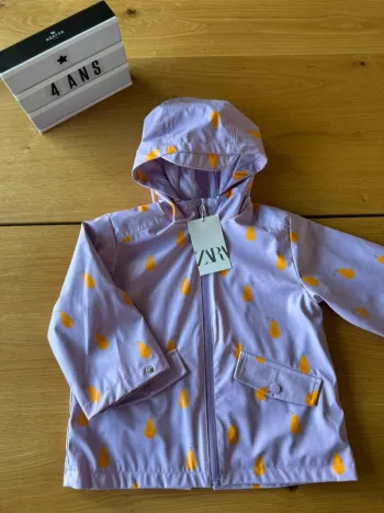 Veste imperméable chaude à capuche violet clair/lila/parme NEUVE - Taille 4 Ans