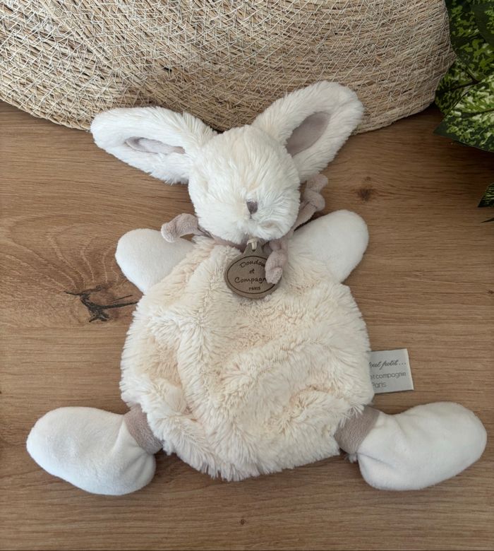 Doudou plat lapin bonbon blanc taupe mon tout petit doudou et compagnie