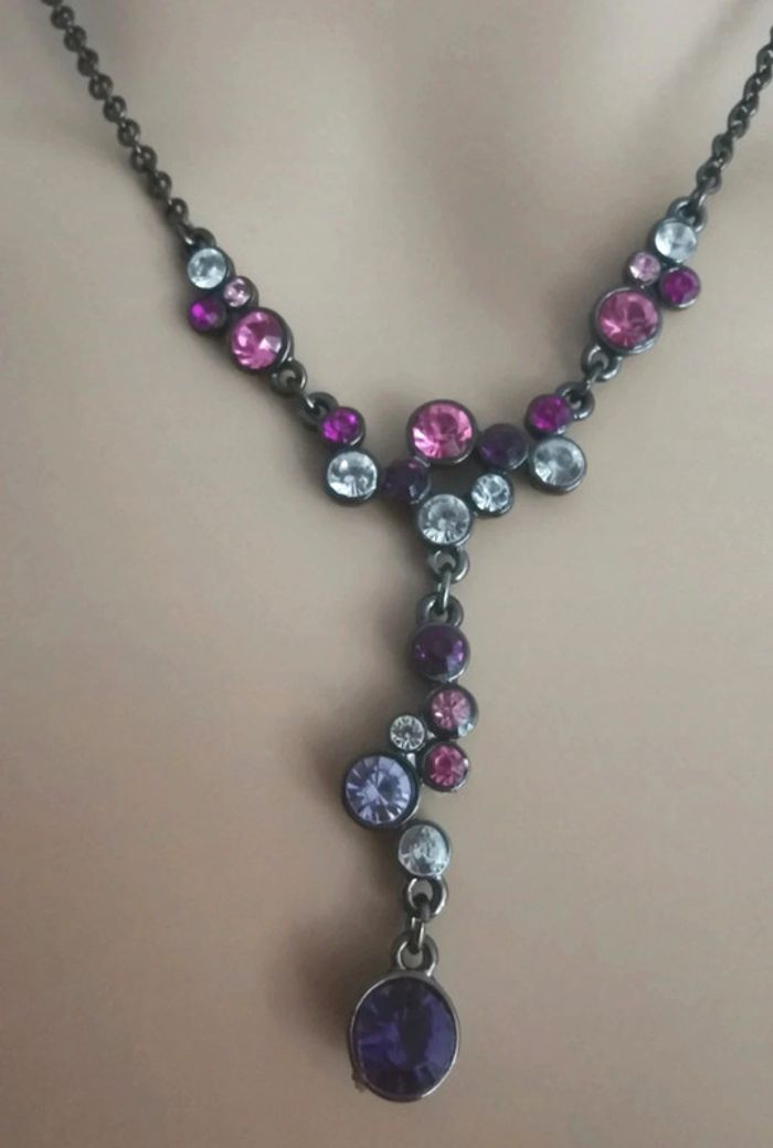 Collier. Rose. Violet. Avon - photo numéro 2