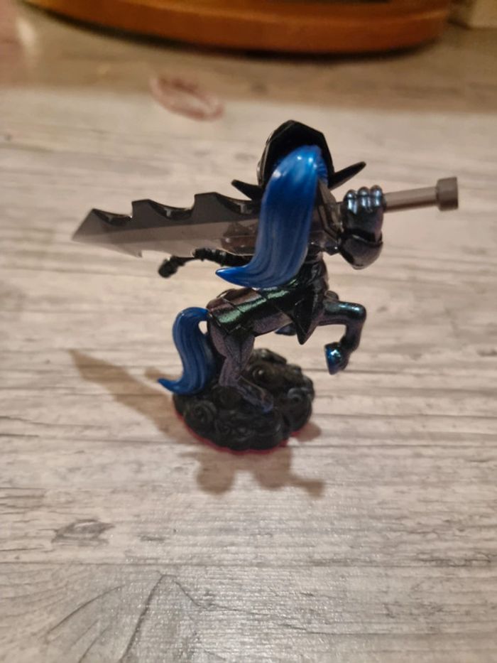 Figurine Skylanders Trap Team Knight Mare - photo numéro 2
