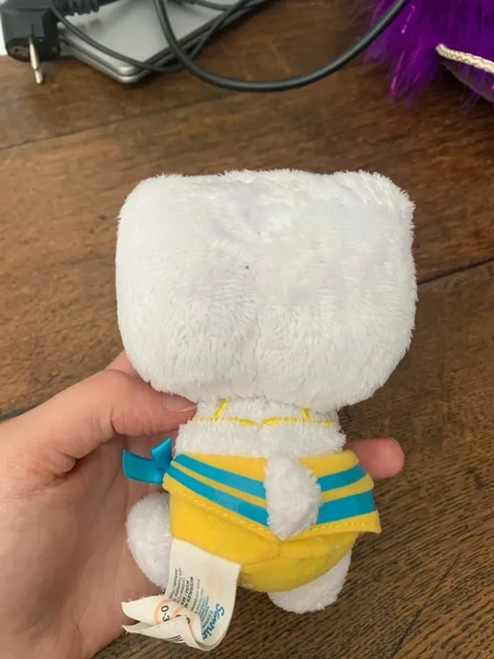 Peluche Hello Kitty Hawaï - photo numéro 2