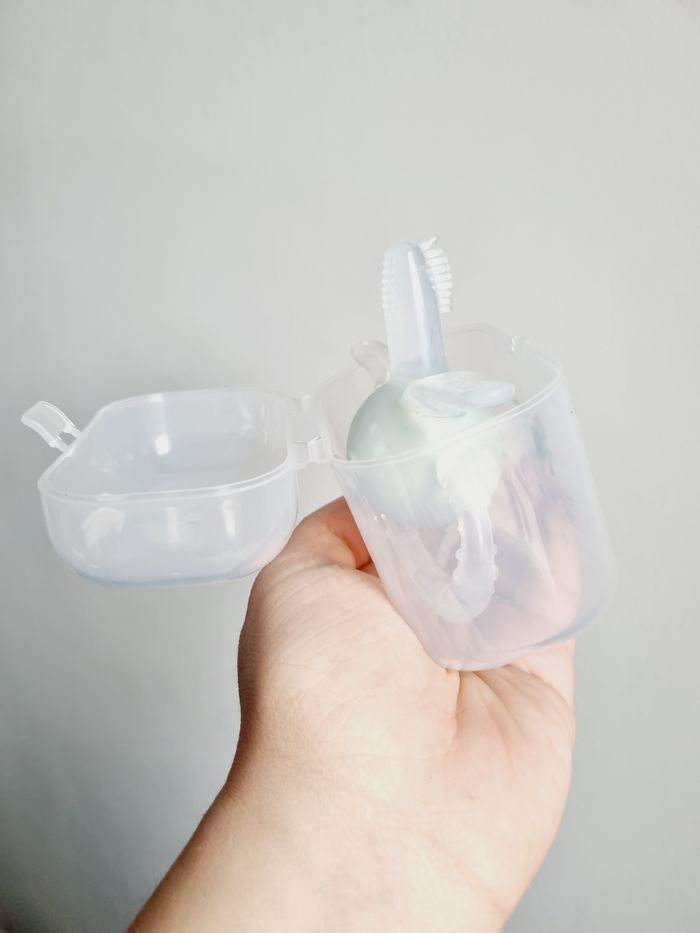Anneau de dentition et brosse à dents 2 en 1 en silicone alimentaire sans BPA - photo numéro 10