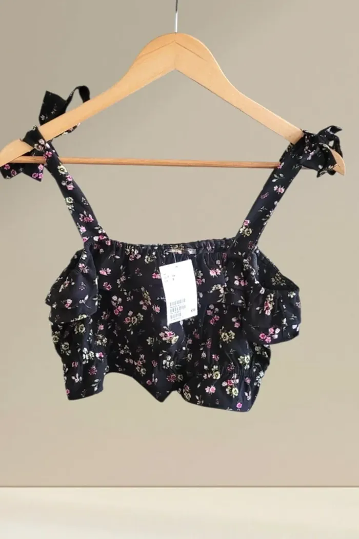 Crop top H&M Taille 36 - photo numéro 5