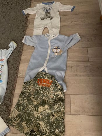 Lot de vêtement bébé