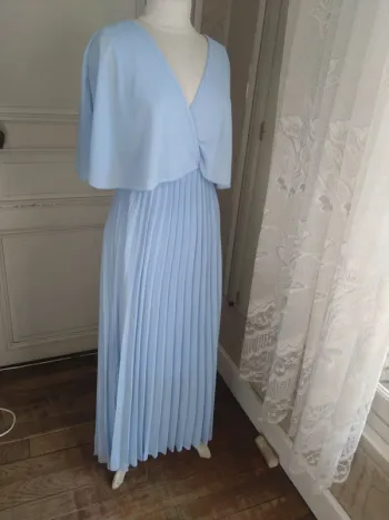 Robe mi longue Gisella t 36 38 bleu ciel, dos nu, plissée chic, mariage/cocktail