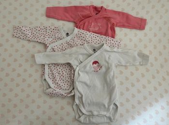 Lot de body 1 mois