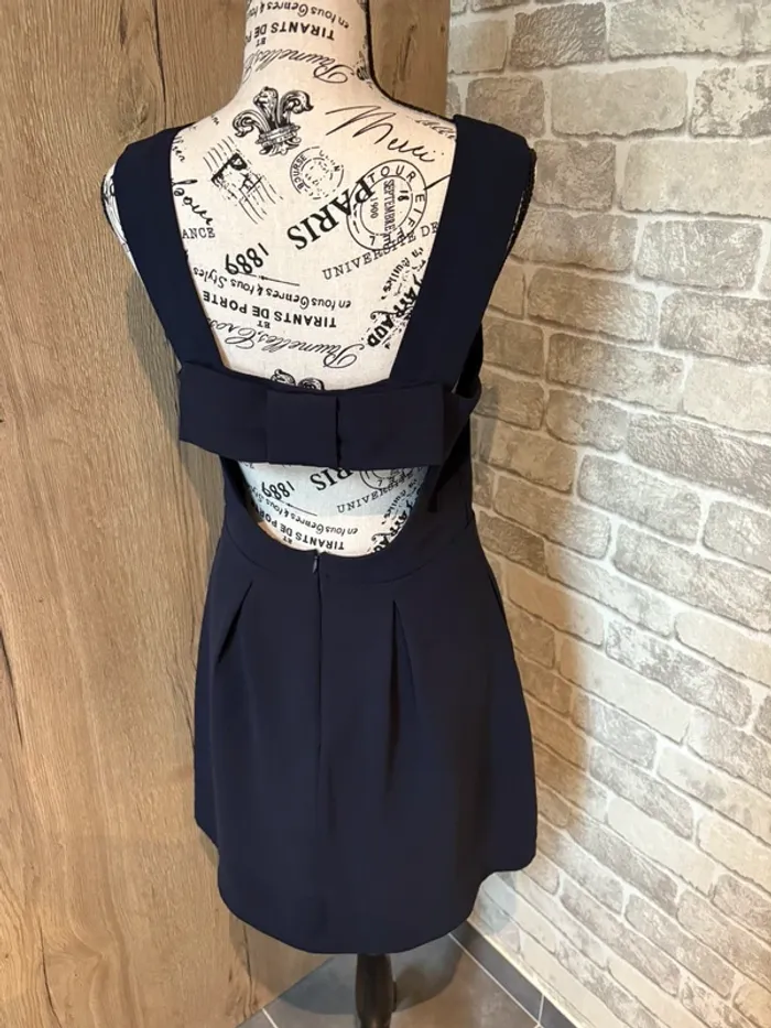 Robe bleue nuit chic dos nu avec un noeud taille 2 - photo numéro 4