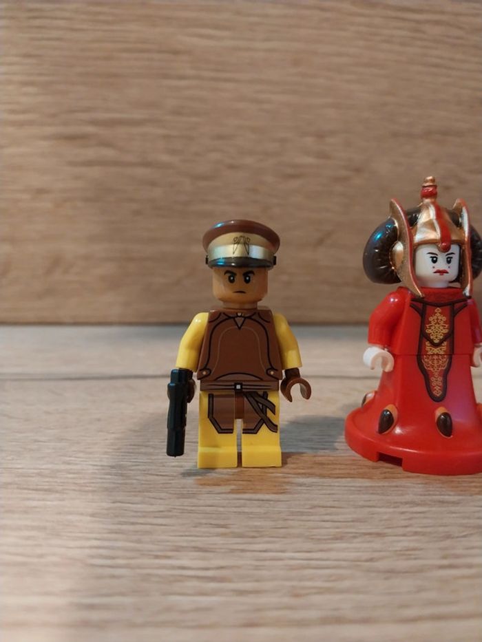 Figurines type lego La Reine Amidala avec 2 gardes de sécurité de Naboo star wars - photo numéro 3