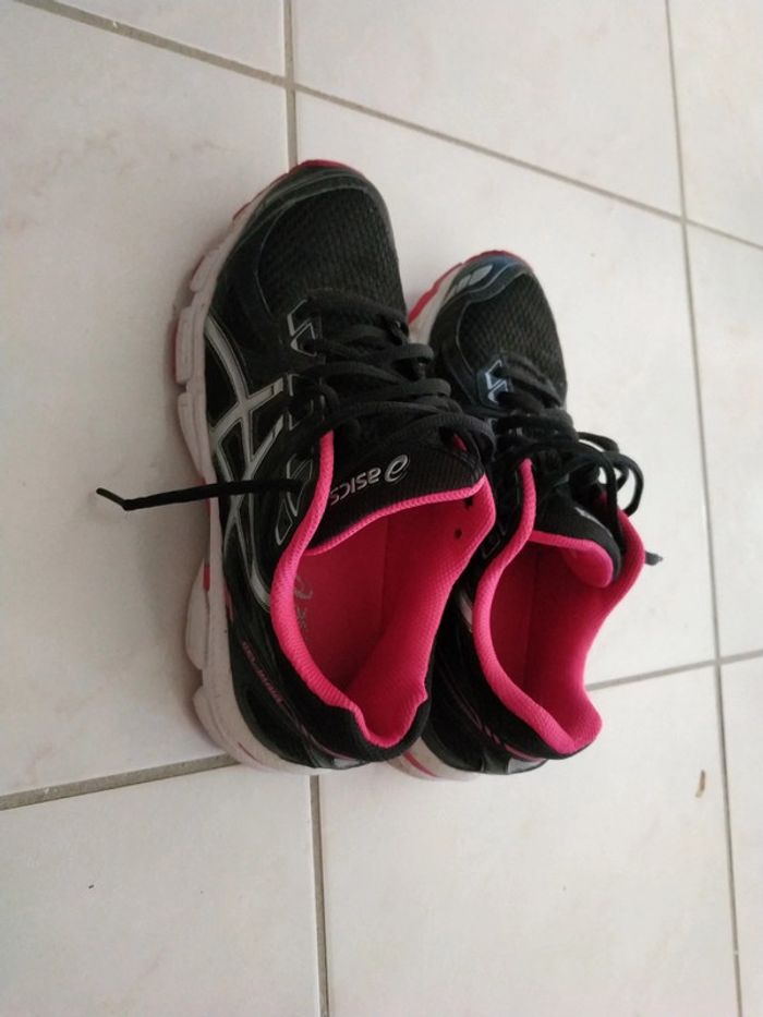 Baskets Asics femme taille 37 roses fushias